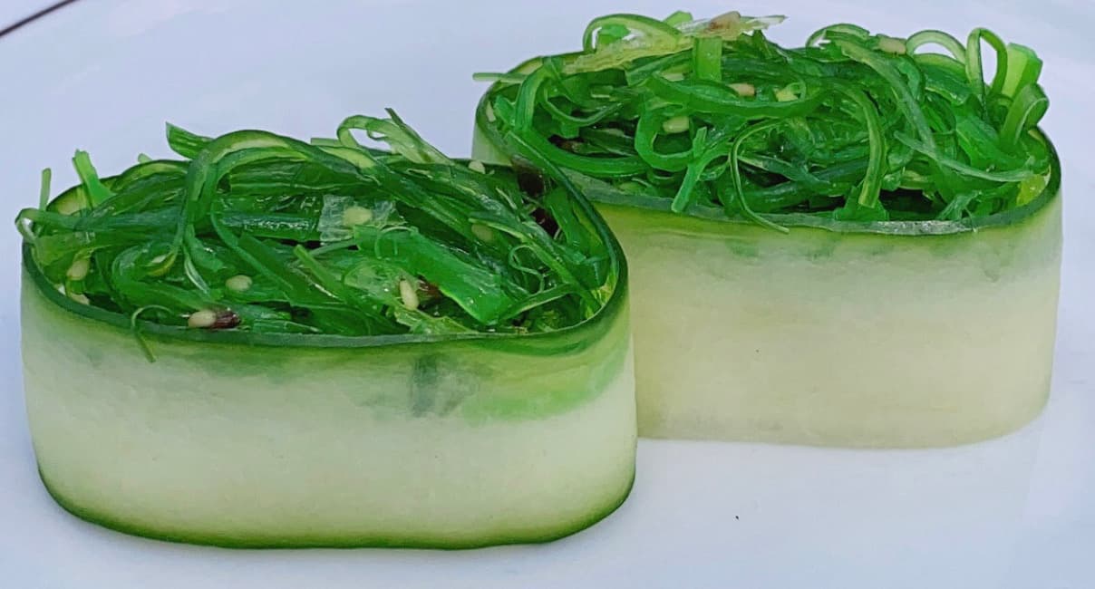 17. komkommer wakame (zeewier) 2 st.